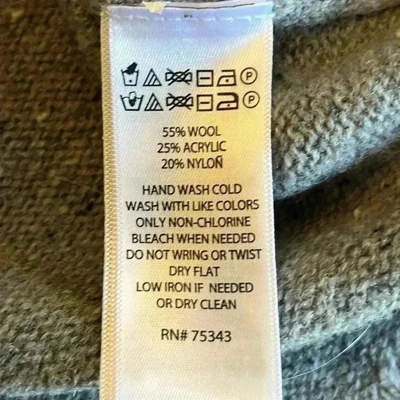 C&C California | Gray Speckled Wool Blend Turtleneck Sweater - Picture 4 of 4